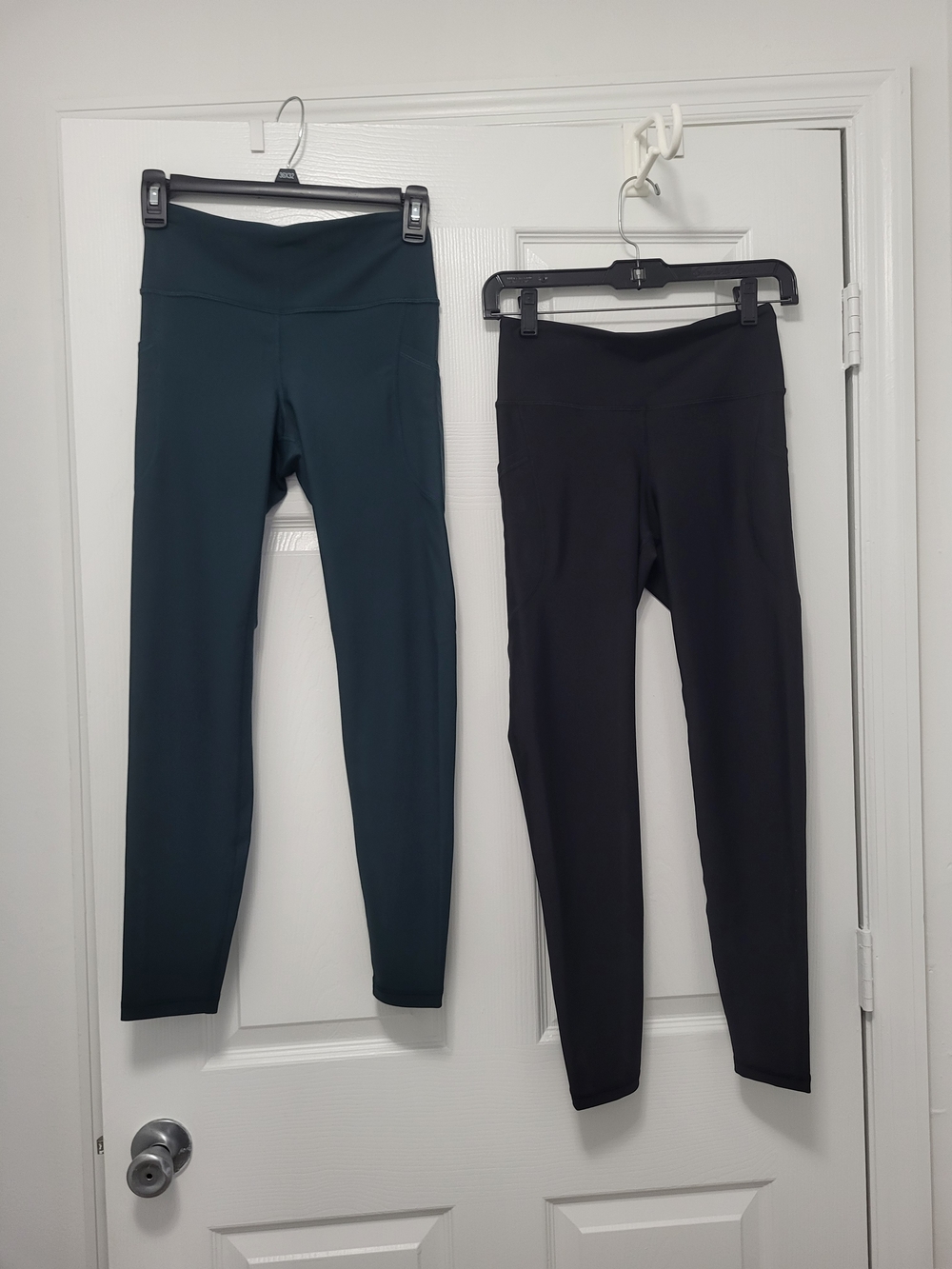 Women's Athletic Leggings with Pockets - Green and Black Old Navy NWOT